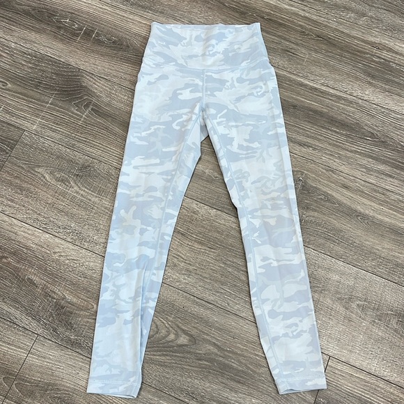 lululemon athletica Pants - Camo light grey textured lululemon leggings 25” inseam